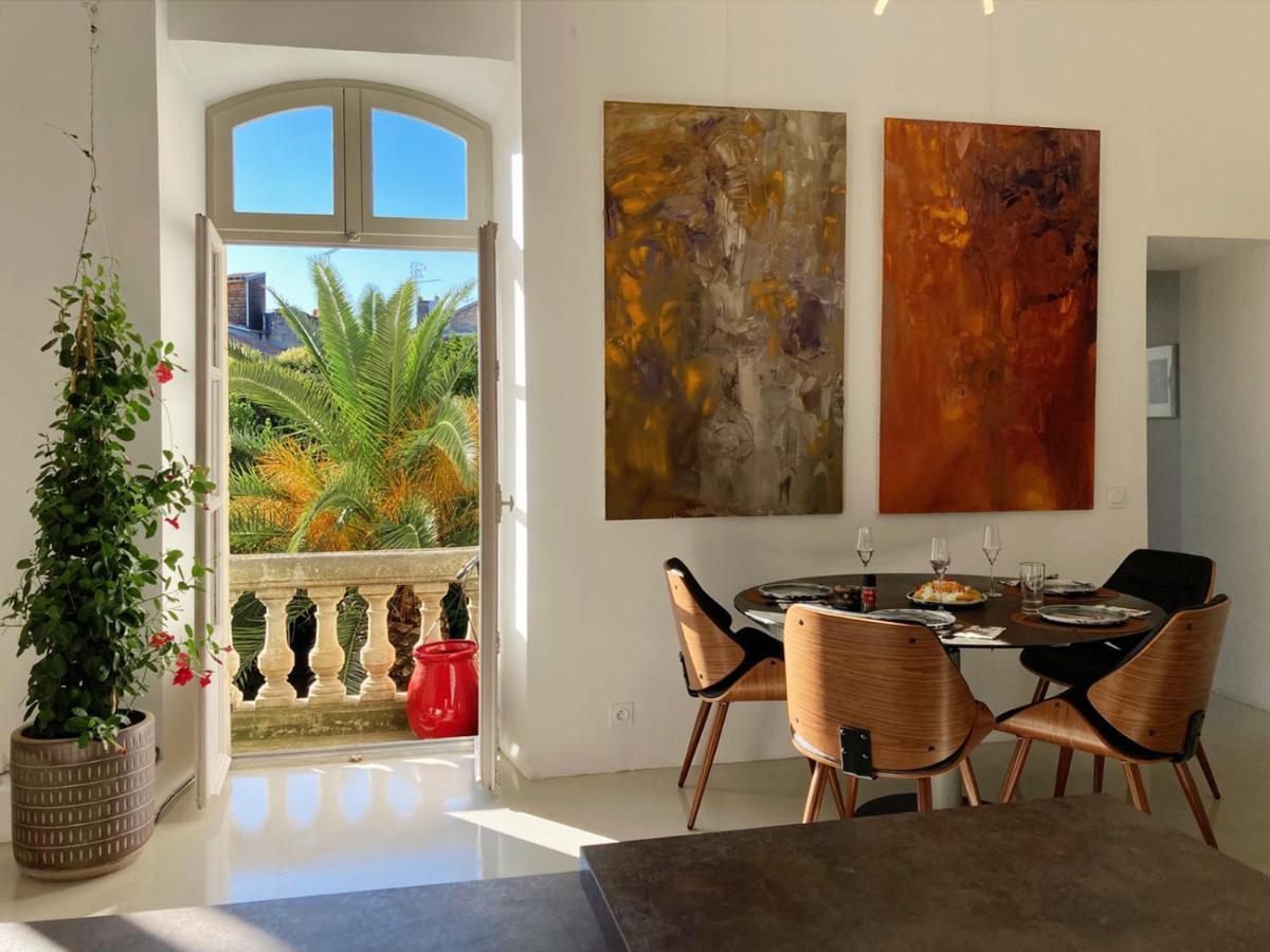 Appartement A La Roquette, Dans L'Hotel De Divonne, Classe. Arles Exterior photo