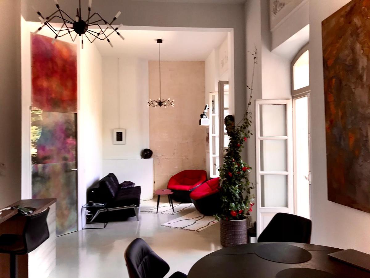 Appartement A La Roquette, Dans L'Hotel De Divonne, Classe. Arles Exterior photo